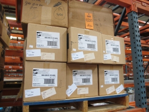 (320) 3M RESPIRATORS, DISPOSABLE TYPE, DUST FUMES AND MISTS KIND. . LOADING & HANDLING FEE $15-4220